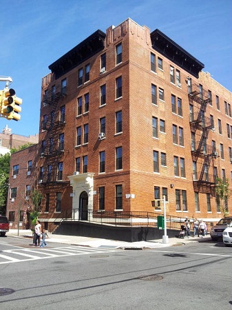 Edificio nuevo en el Bronx construido en el lugar donde vivió Trotsky con su familia