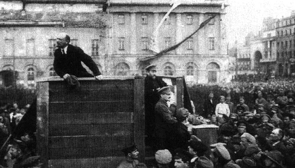 Lenin y Trotsky en un discurso en 1920