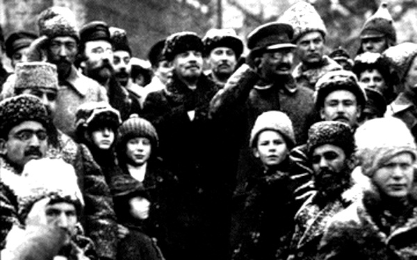 Junto a Lenin en el segundo aniversario de la Revolución de Octubre