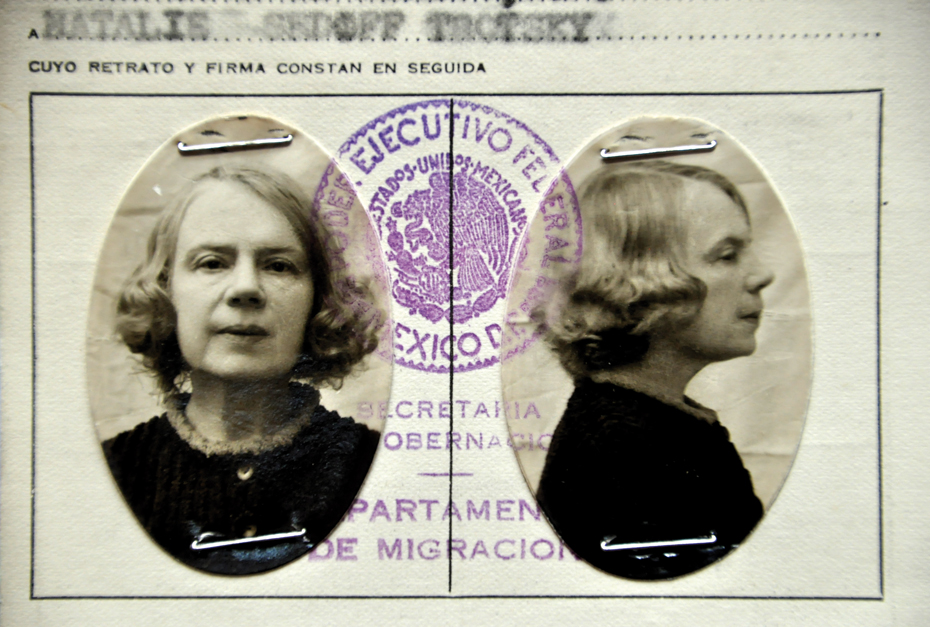 Documento del ingreso de Natalia Sedova a México en 1937. 